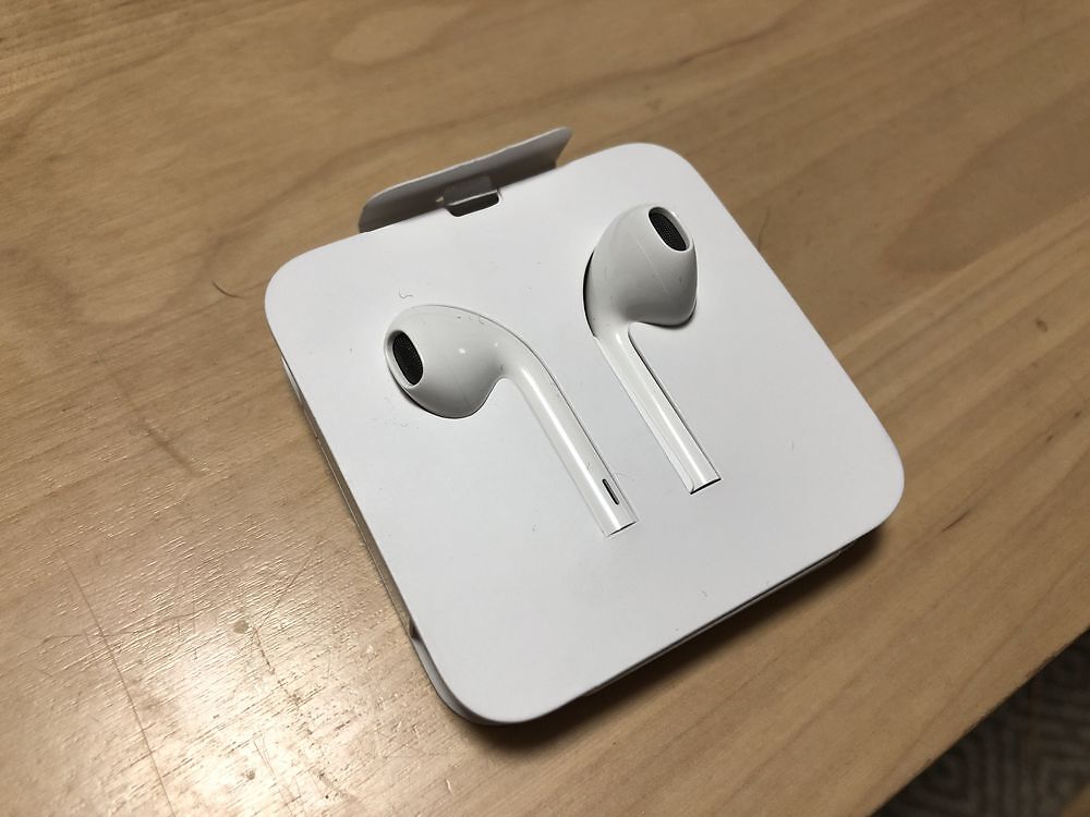 Uued Apple EarPods kõrvaklapid (Lightning-ühendusega) (122702590) 