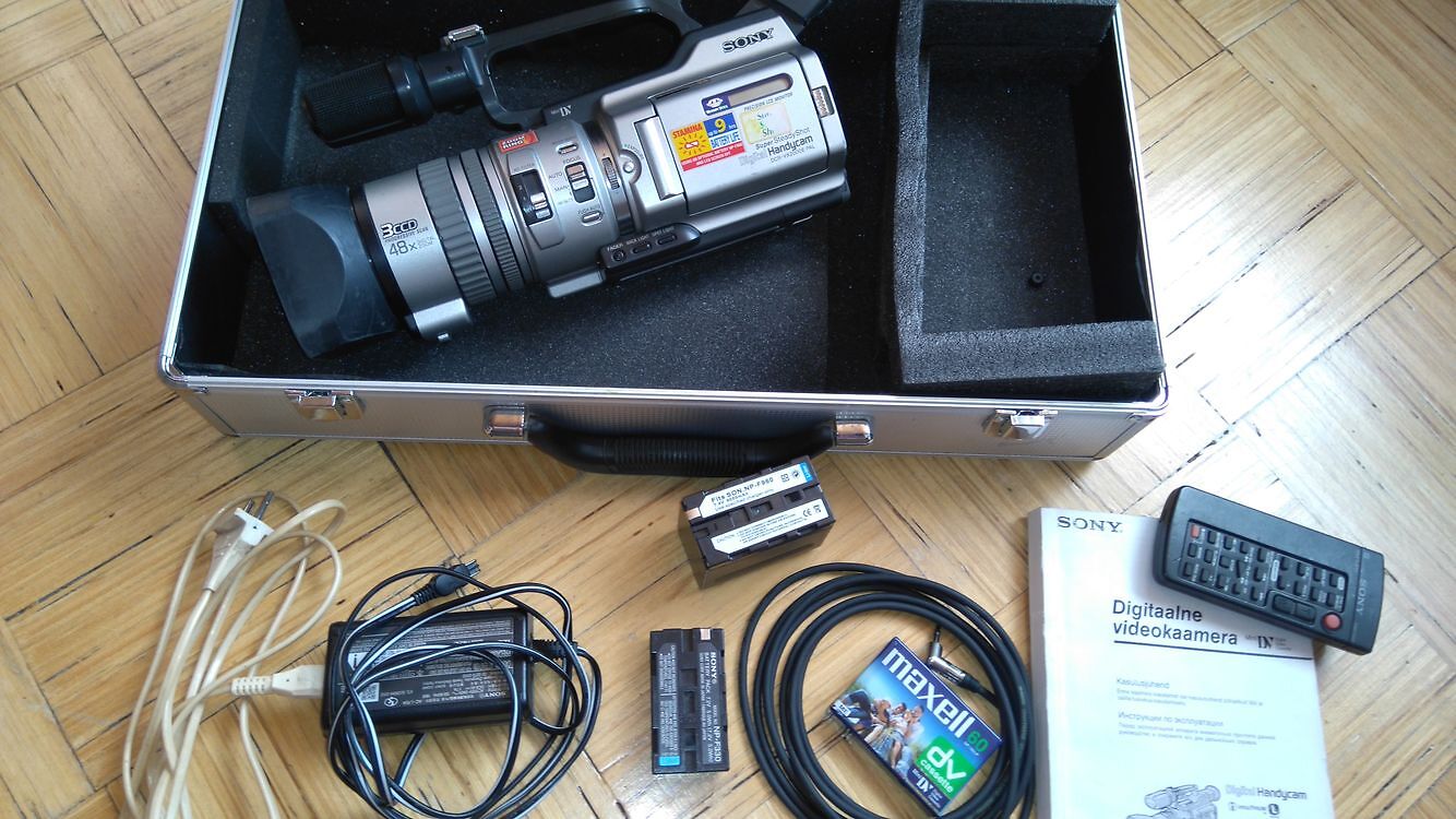 Sony videokaamera: DCR-VX2000E mis, salvestab mini DV casse (109066569) -  