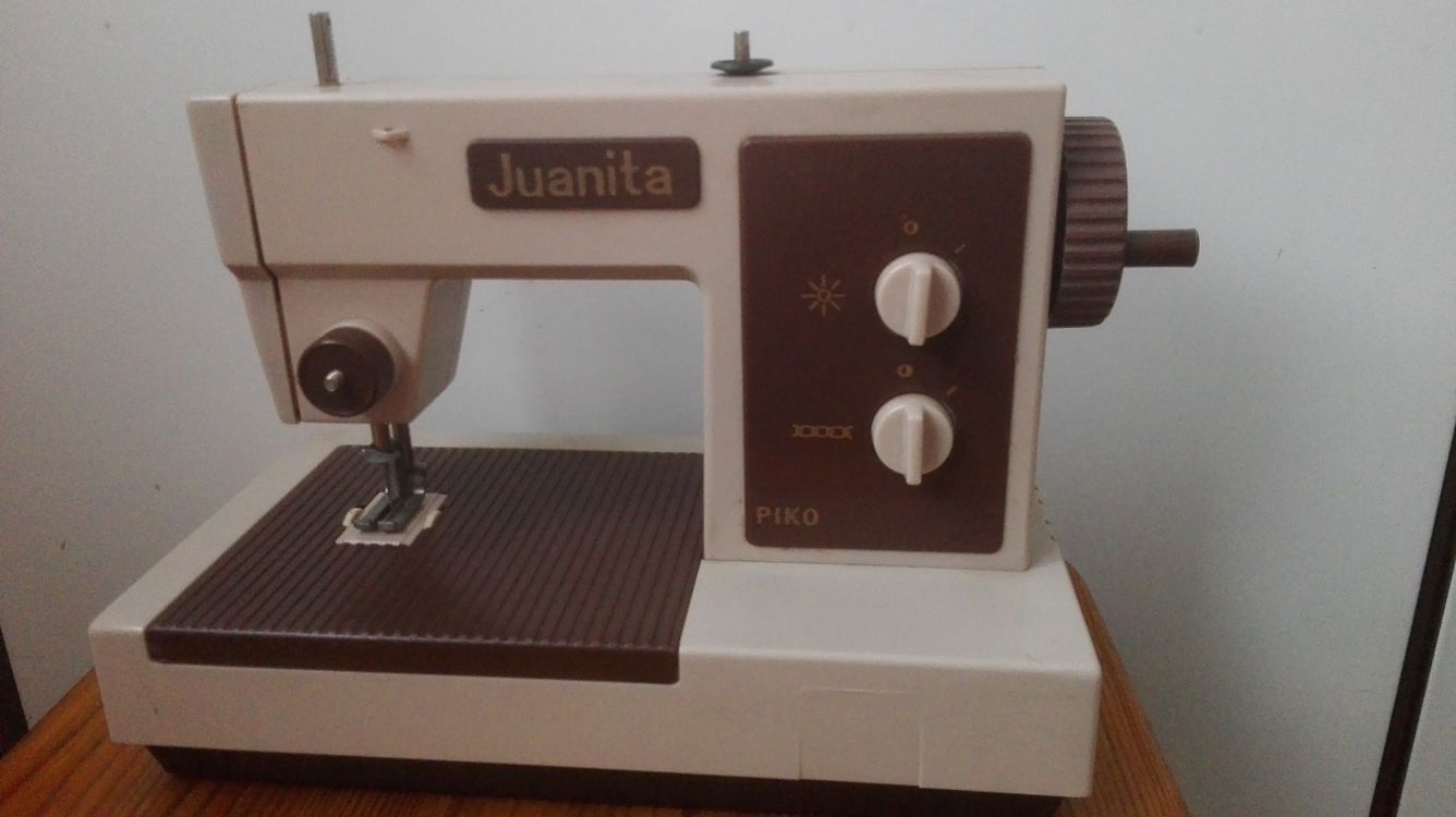 Детская швейная машинка(Juanita)Made in GDR. (117264970) - Osta.ee