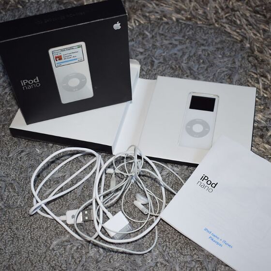 1GB Apple 1st Gen Ipod Nano White 