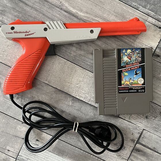 Nintendo NES Zapper Gun + Super Mario Bros/ Duck Hunt Nes (209257983) 