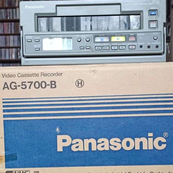 Panasonic AG 5700 Video Cassette Recorder 