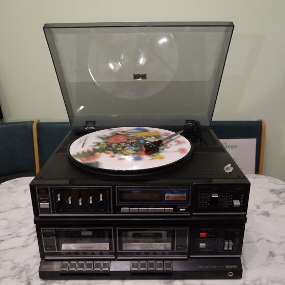 Muusikakeskus SANYO GXT-767 Stereo System Turntable AM/FM