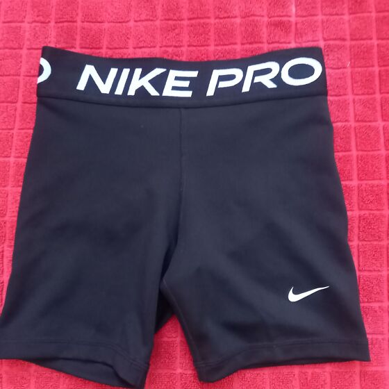 nike pro püksid