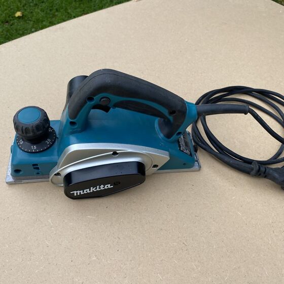 Makita elektrihöövel KP0800 (201370697) - Osta.ee