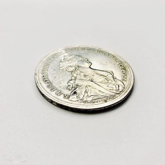 Ангелхрани рф медаль. Медаль Екатерины 2 1763. Медаль Екатерины 2 серебро 1763.