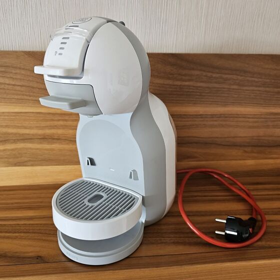 Uueväärne Nescafe Dolce Gusto kohvimasin (216544805)