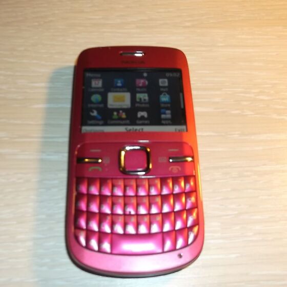 Дёшево – не значит плохо… Nokia Asha 200