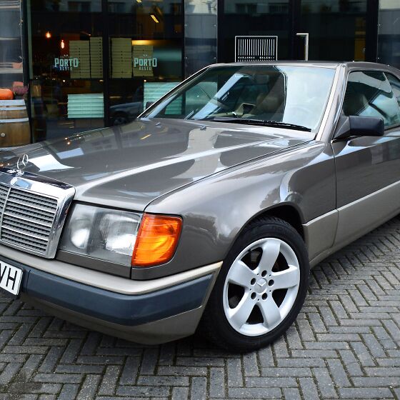 Mercedes-Benz E W124 Coupe 300CE 132kW AT