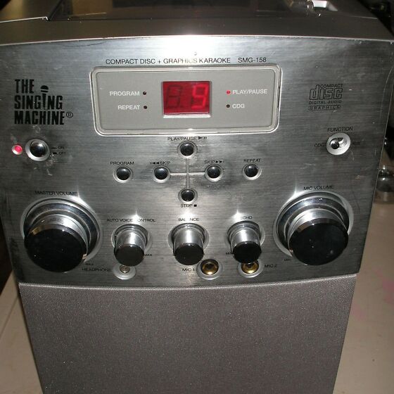 The Singing Machine CD + Graphics Karaoke System SMG158 (208802784) Osta.ee