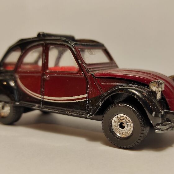 corgi citroen 2cv6