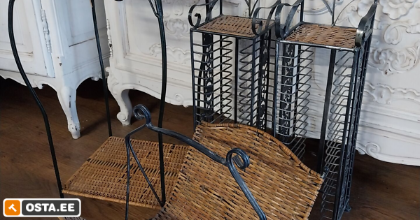 Lillepostament, ajalehe hoidja, plaadi hoidjad (242657730) - Osta.ee