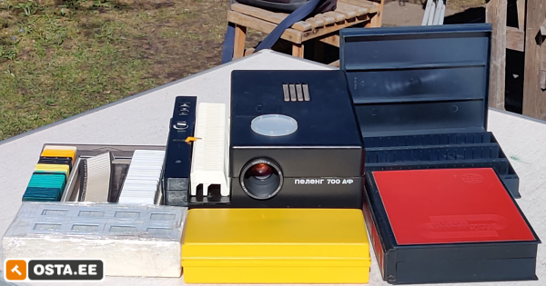 Töökorras diaprojektor "Peleng" + diaraamid, karbid (218741862) - Osta.ee