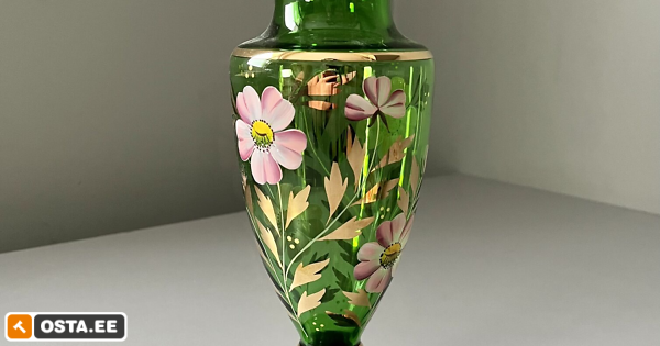 Boheemia roheline käsitsi maalitud vaas. K21.5cm (243165796) - Osta.ee