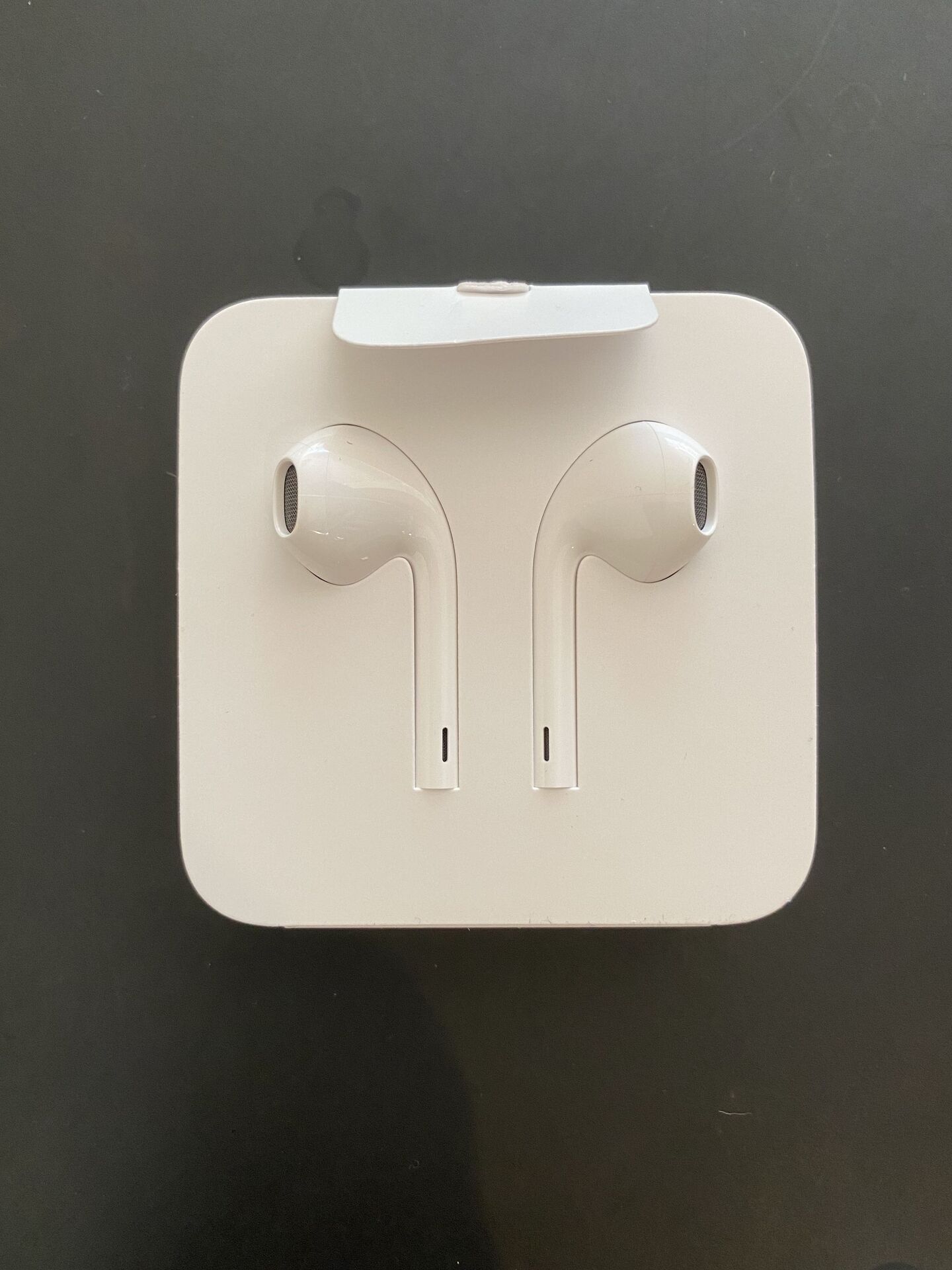 Apple kõrvaklapid EarPods Lightning uued (138393207) 