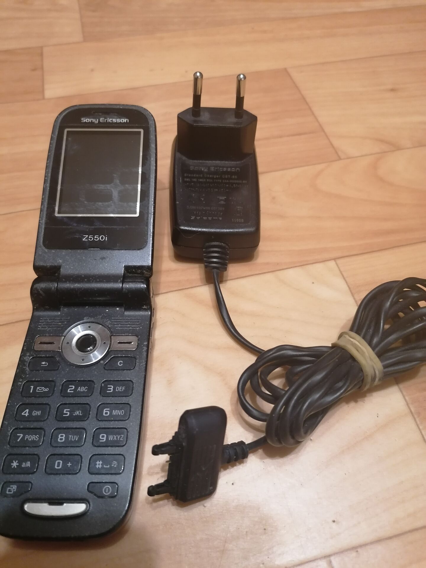 Телефон бу. Sony Ericsson Z550i (154105178) - Osta.ee