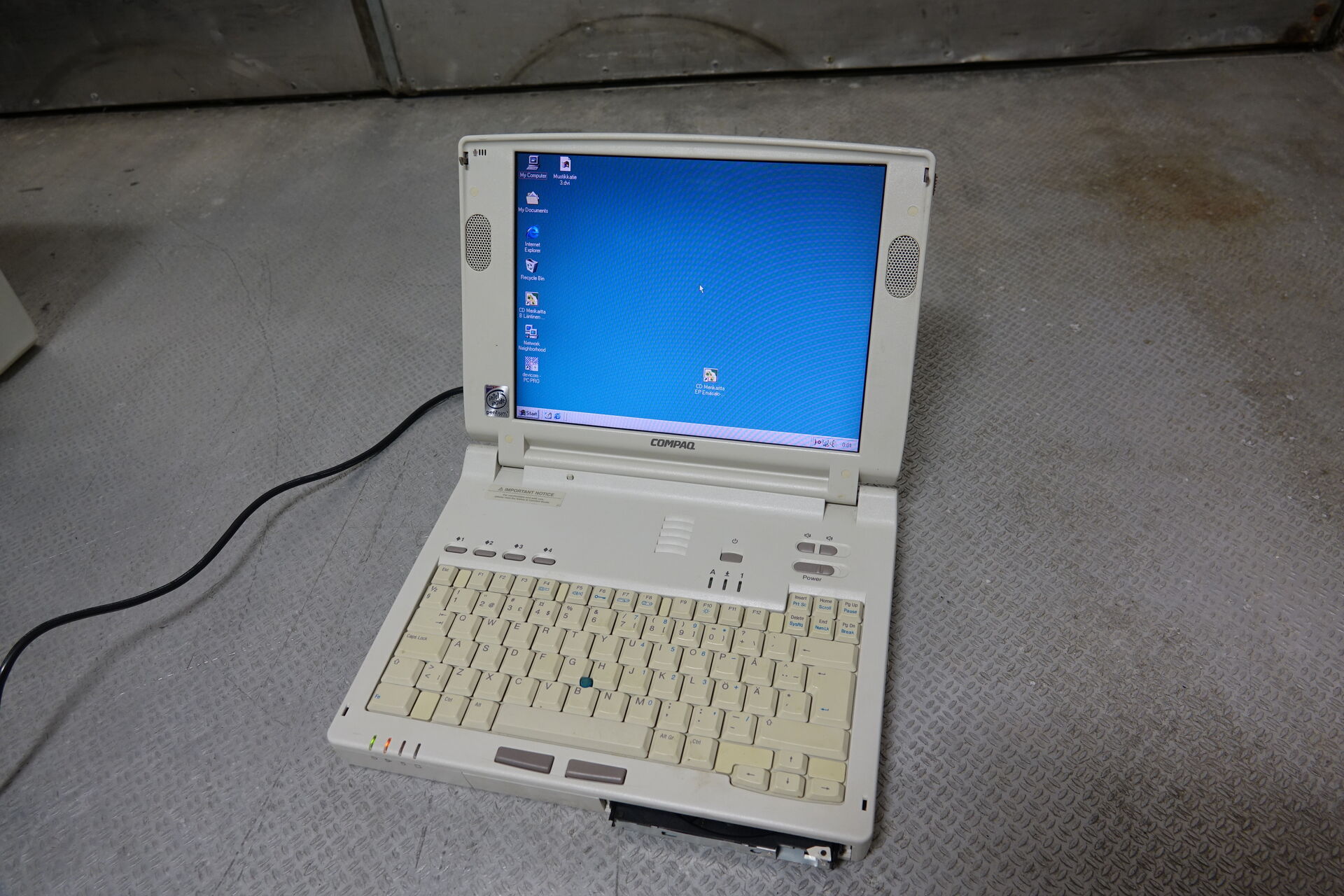 Vana arvuti Compaq Armada 7730MT