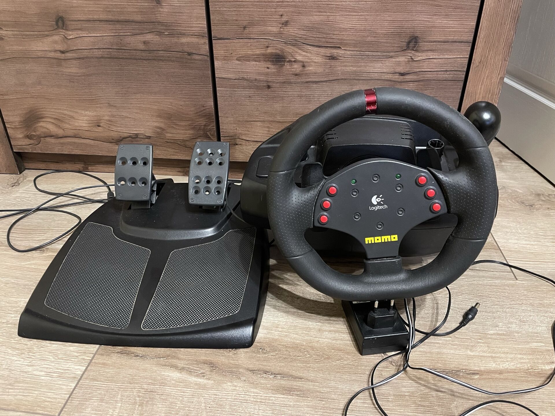 Logitech MOMO racing wheel (161182237) - Osta.ee