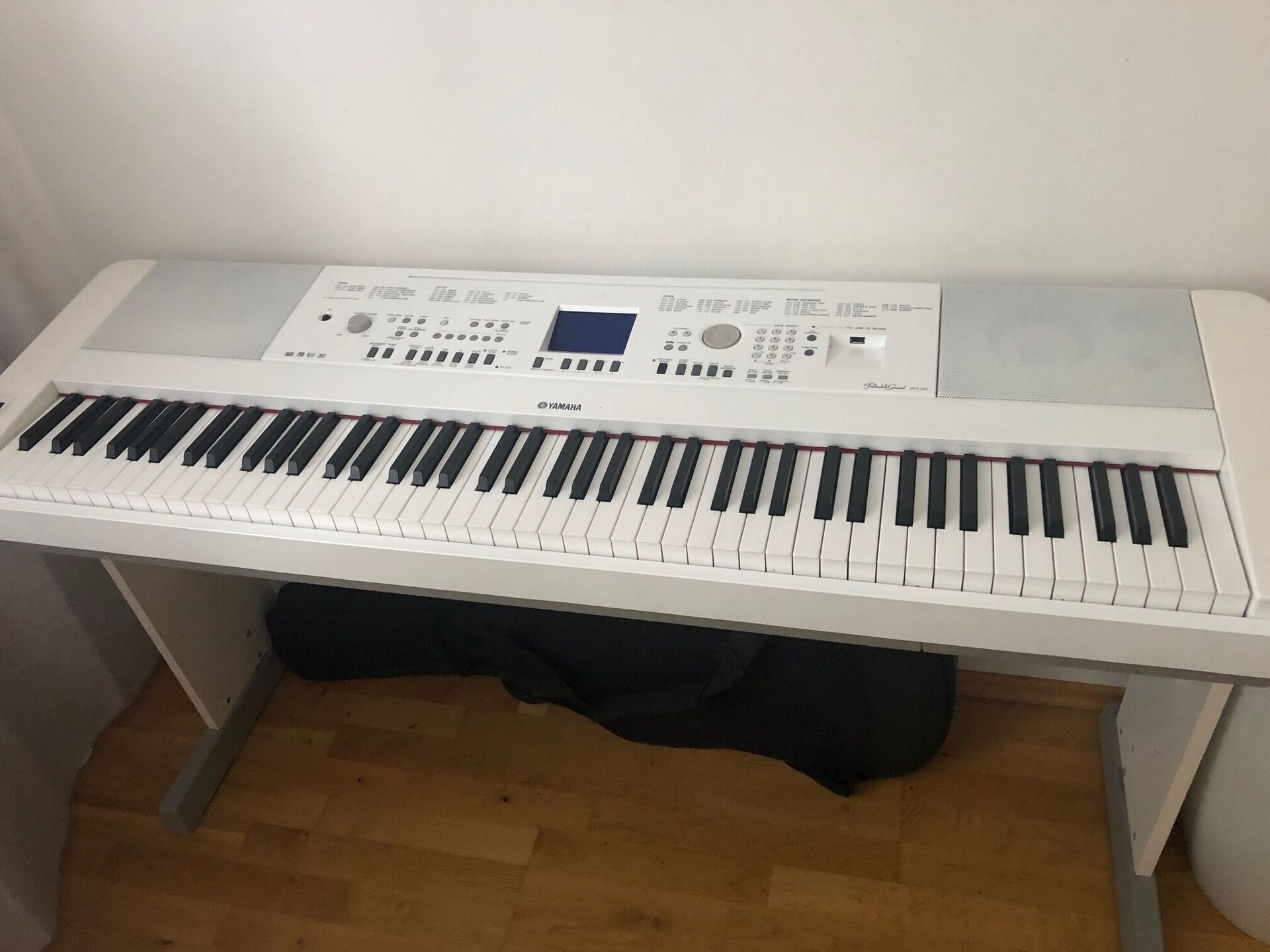 YAMAHA PORTABLE GRAND DGX-650 (144166262) - Osta.ee